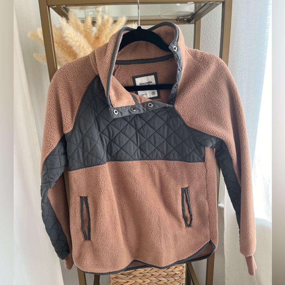NWOT - Abercrombie Asymmetrical Snap Collar Fleece